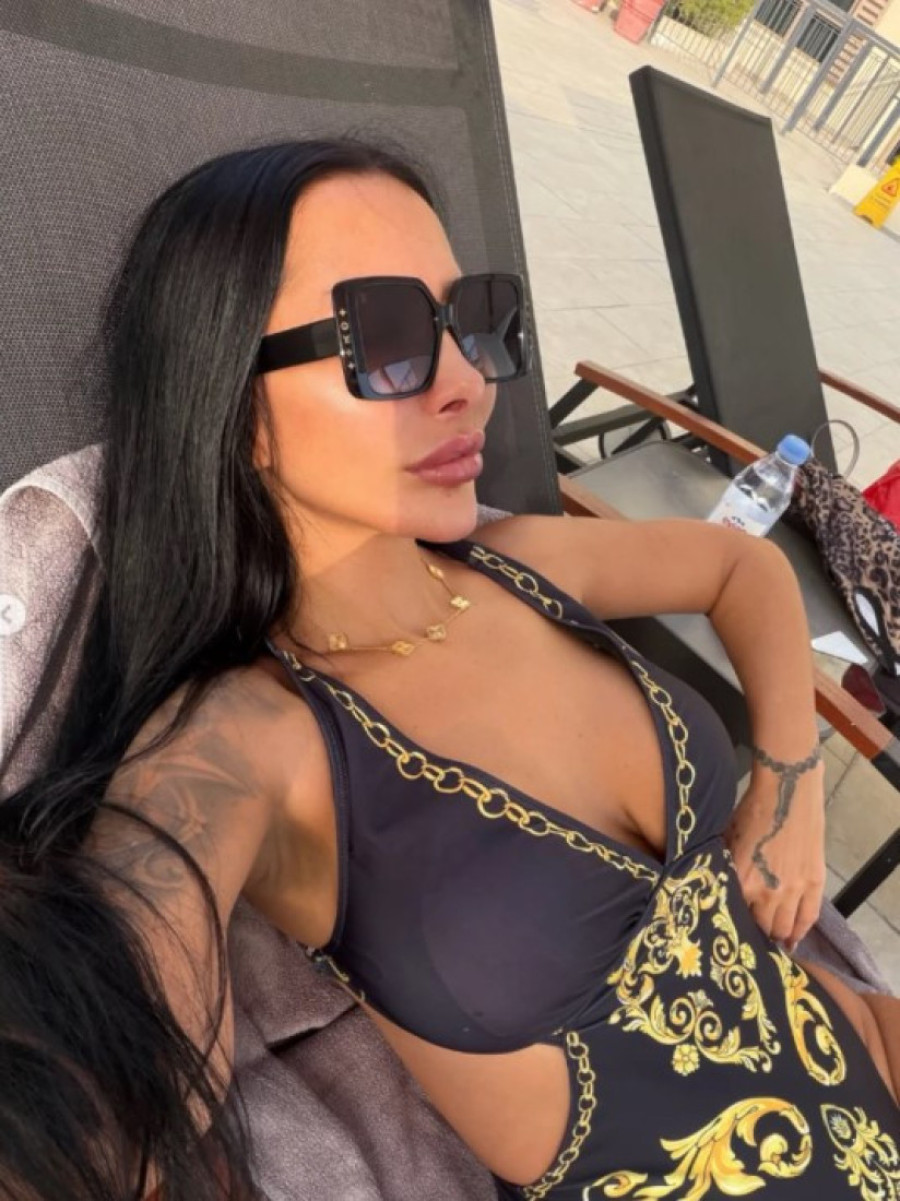 Sita Ahmić pokazala pokazala telo u petoj deceniji: Anelina sestra usijala mreže! (FOTO)