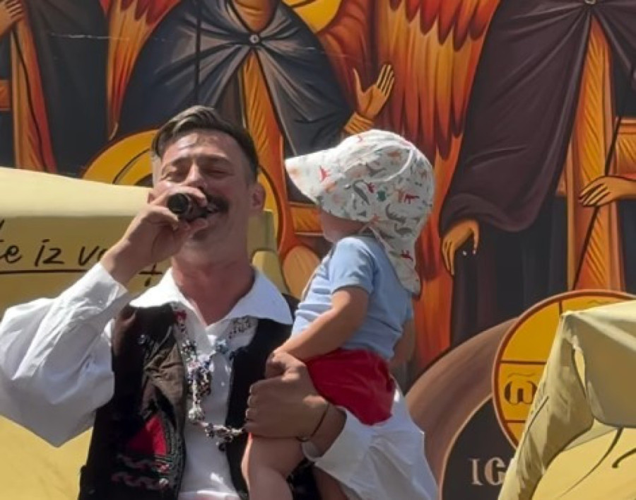 Sara Bero ćerkama sa Daunovim sindromom proslavila punoletsvo: Na fešti zapevao poznati pevač (VIDEO)