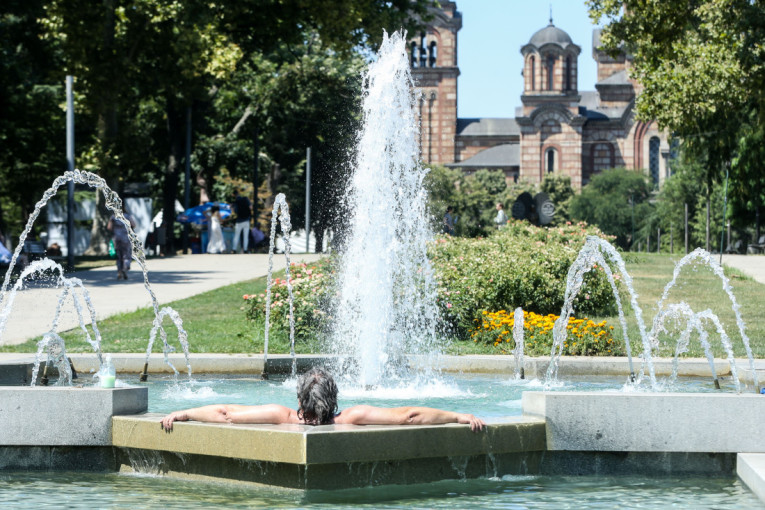 Srbiju čeka novi toplotni udar: Temperature idu do 36°C, RHMZ upozorava na veliku opasnost od požara!