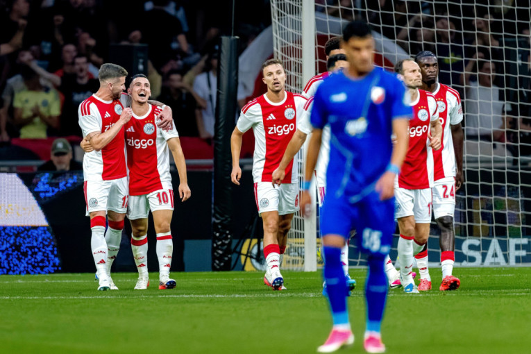 Ajaks posle Vojvodine aktivirao dve bombe! U Amsterdam stižu iz Barselone i Borusije Dortmund!