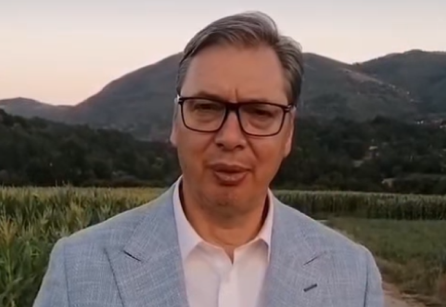 Prve provere već od jutra! Vučić nenajavljeno ušao u apoteku, evo šta je zatekao na policama (VIDEO)