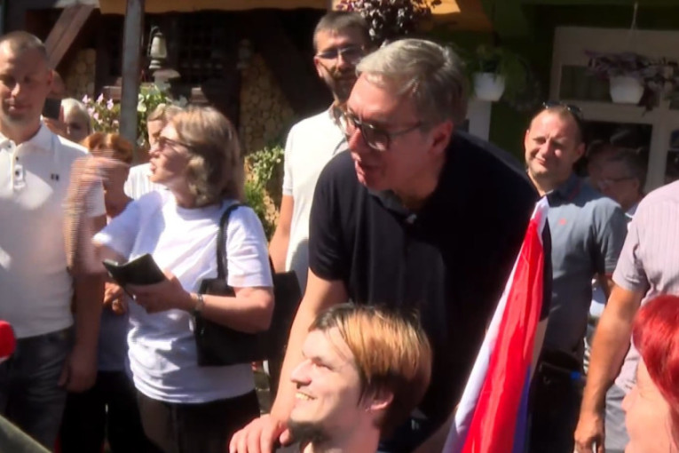Vučić: Prosečna plata u Babušnici 798 evra, država nastavlja da pomaže jug zemlje
