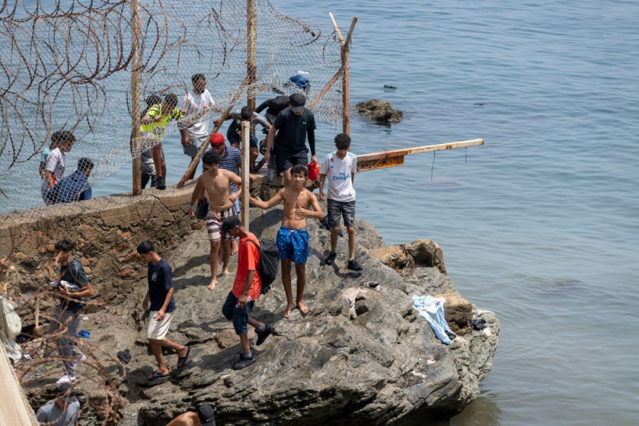 Okončana kriza u Seuti: Skoro svi migranti vraćeni u Maroko tokom noći, Španija ojačala granice