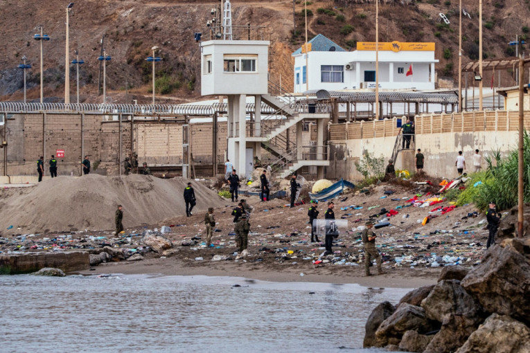 Okončana kriza u Seuti: Skoro svi migranti vraćeni u Maroko tokom noći, Španija ojačala granice