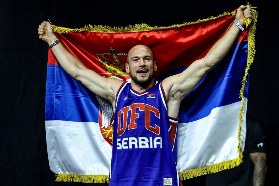 Ovo je Srbija! Sa spektakla UFC iz Arene poslata najjača poruka svetu, svi uglas zapevali! (VIDEO)