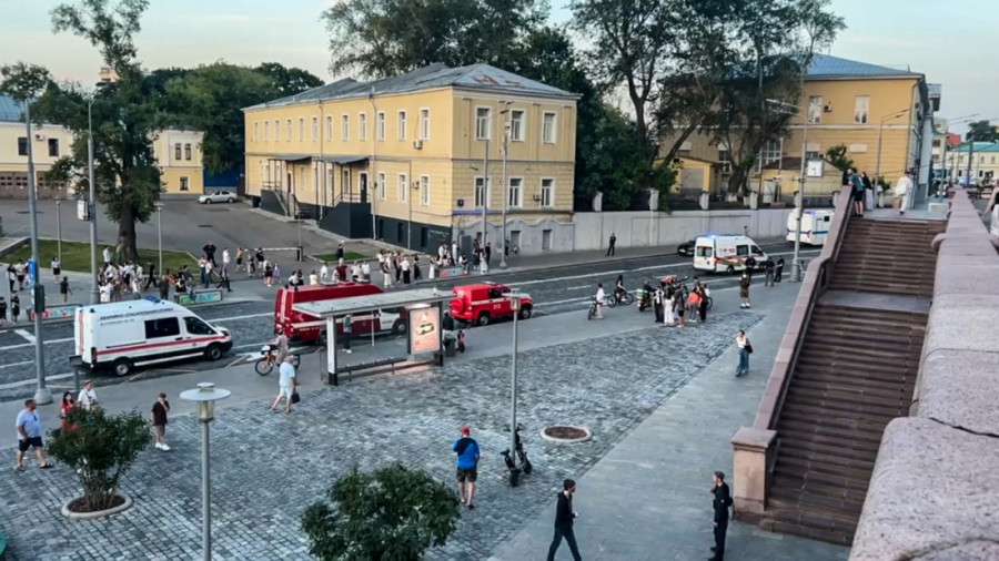Požari u Grčkoj ne jenjavaju: Vatra i dalje guta šume i kuće, stotine vatrogasaca na terenu