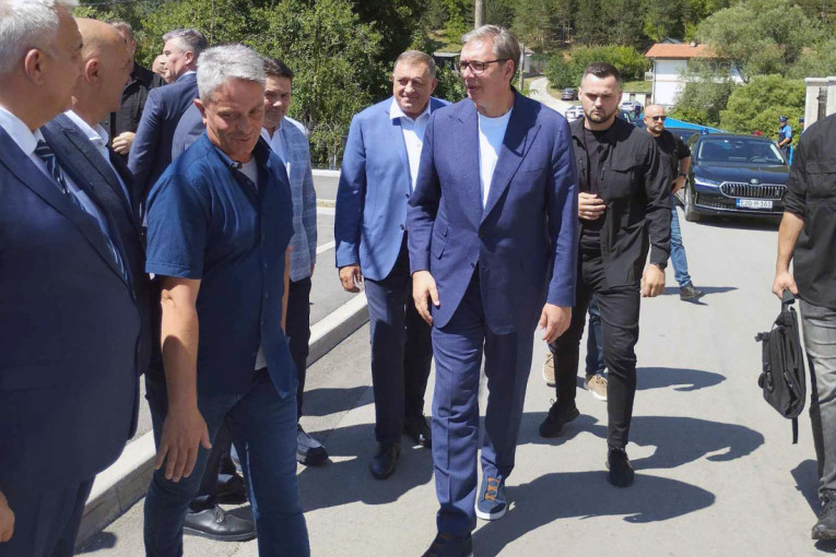 Vučić iz Manastira Rmanj: Mnogo smo uložili u obnovu svetinje, nastavljamo da pomažemo srpski narod