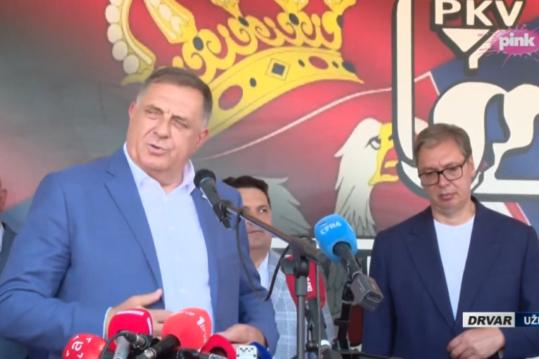 Vučić sa Dodikom u Drvaru! Predsednik poručio: Ne postoje Srbijanci, bosanski ili hrvatski Srbi, mi smo svi Srbi! (FOTO/VIDEO)