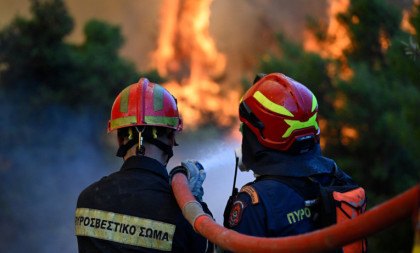 Grci nikako da predahnu: Buknula još dva požara, gore kuće