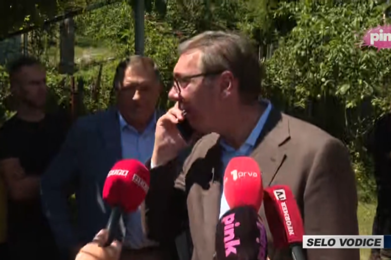 Vučić odmah krenuo u rešavanje problema: Predsednik pozvao izvođača pred svima! Domaćin iz Vodica dobija put za 15 do 20 dana!