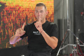 "Otac me je isterao iz kuće, dane sam proveo na ulici!" Boža Džons: U suzama sam ga molio da se vratim!