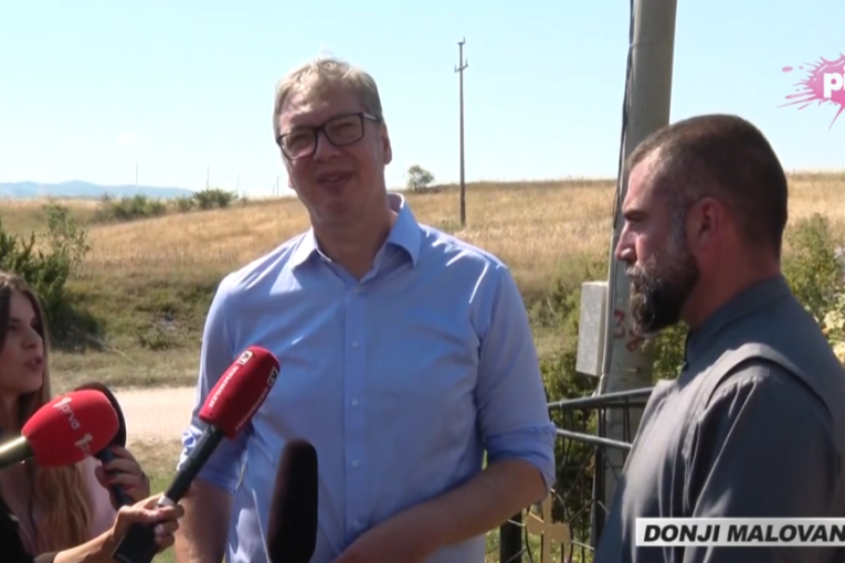 Vučić u Donjem Malovanu: Mnogo je teško ovde biti Srbin, a danas je još teže (FOTO)