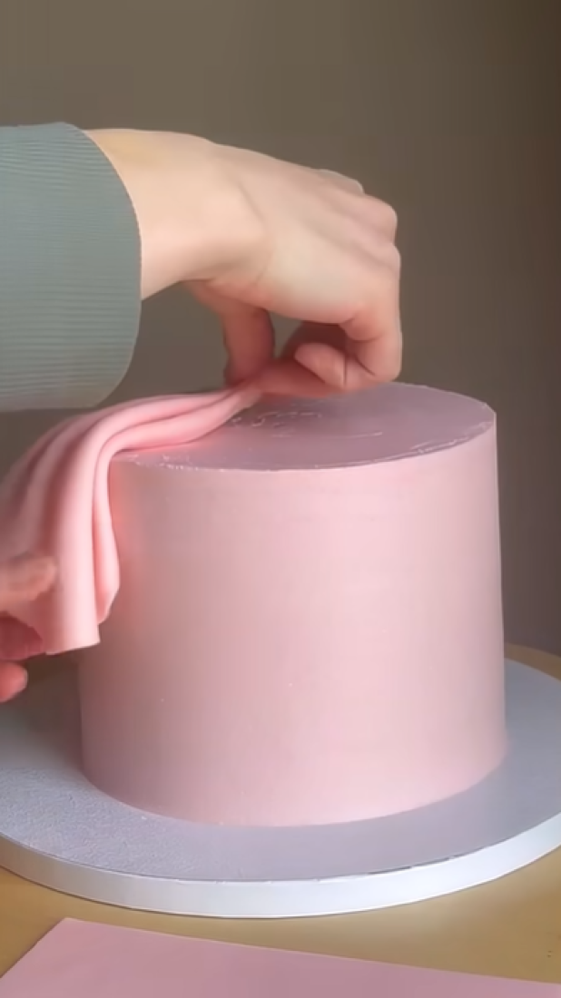 Fondan koji ste kupili je tvrd kao kamen? Evo kako da ga brzo i lako omekšate