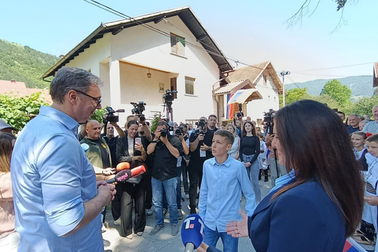 Vučić podelio snimak iz Republike Srpske: Hvala vam što čuvate srpsko ime i prezime (VIDEO)