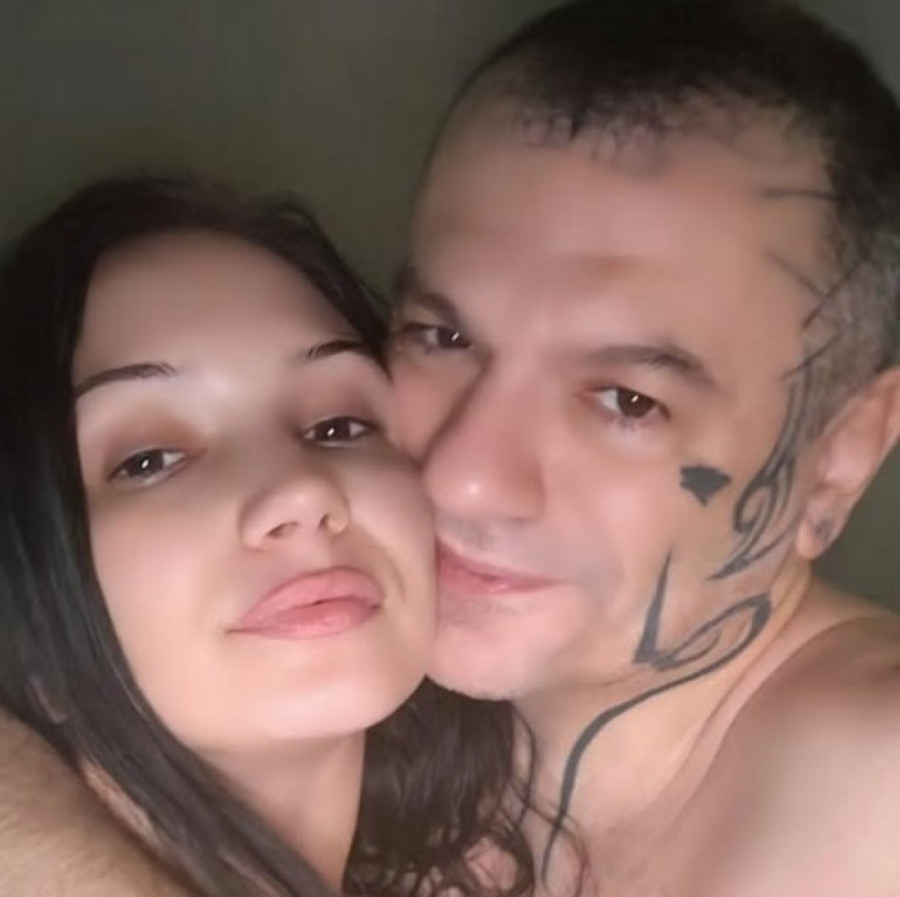 Ovo je 23 godine mlađa devojka Ace Amadeusa: Isplivala veoma intimna fotka!