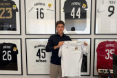 Aleksandar Kolarov potpisao za Čukarički (FOTO)