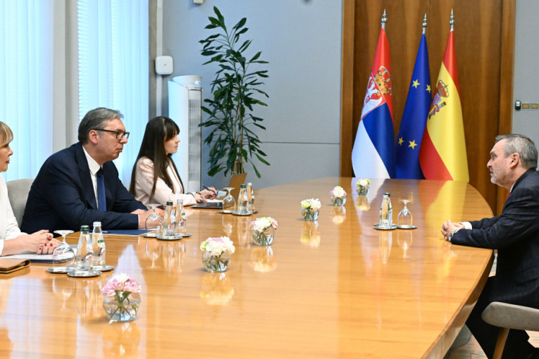 Sastanci u Palati Srbija: Vučić razgovara sa ambasadorima Španije i Azerbejdžana