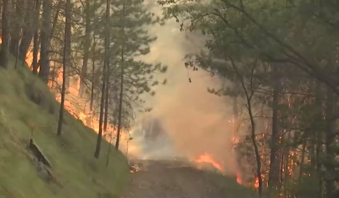 Borba sa požarima na više frontova: Iznad Ušća izgorelo oko 150 hektara šume, u akciji i helikopteri (FOTO/VIDEO)
