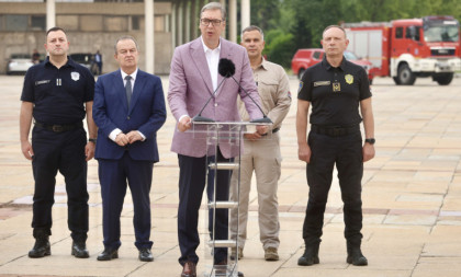 I Vojska Srbije biće angažovana na gašenju požara u Deliblatskoj peščari! Vučić: Branimo dva naseljena mesta