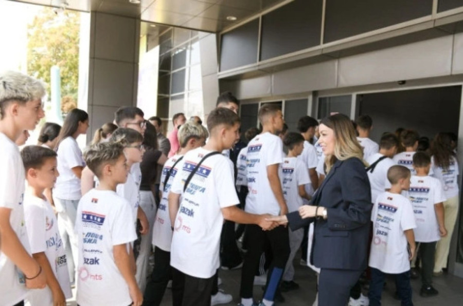 Ekspo okupio 435 dece pod jednim krovom! Ministarka Mesarović s njima obišla "igralište": Oni su naš najveći kapital!