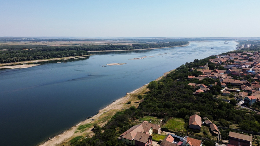 Dunav kod Srbije otkrio jezivu tajnu: Iz vode izronio Hitlerov ratni brod (FOTO)