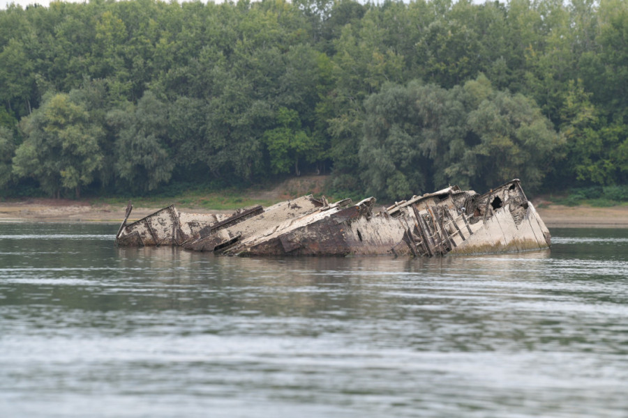Dunav kod Srbije otkrio jezivu tajnu: Iz vode izronio Hitlerov ratni brod (FOTO)