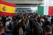 Pakao na aerodromima zbog sukoba Španije i Italije: Policija proverava putnike, formiraju se ogromni redovi