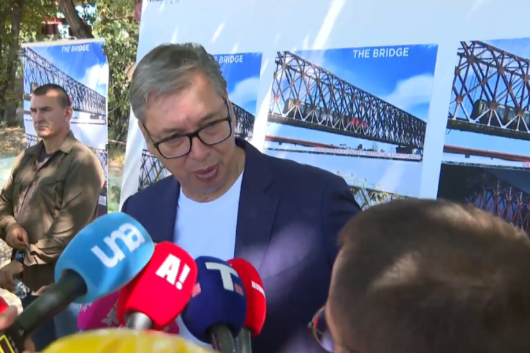 Ne služim nikome, već samo Srbiji! Vučić oštro odgovorio na napade blokadera: Dok su oni bili na vlasti, slavljeni su "Oluja" i Tompson