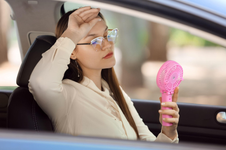 Velike vrućine mogu izazvati ozbiljne probleme sa automobilom: Ove stvari proverite pre nego što krenete na put