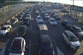 Kolone na izlazu iz Srbije: Na jednom prelazu zadržavanje čak sat i po