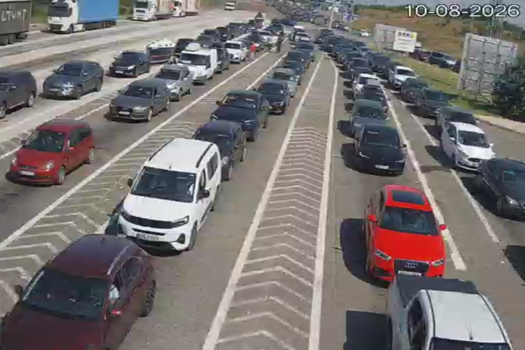 Haos na granicama od ranog jutra! Na jednom prelazu čeka se čak tri sata, kolone i na izlazu ka Grčkoj