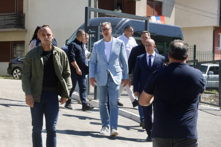 "Penzioneri će biti zadovoljni": Vučić otkrio kada će biti poznato koliko će penzije biti povećane, ali i šta će se desiti s platama