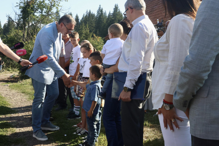 Predsednik: Nemojte da delite ljude po verskoj pripadnosti, za mene su svi građani