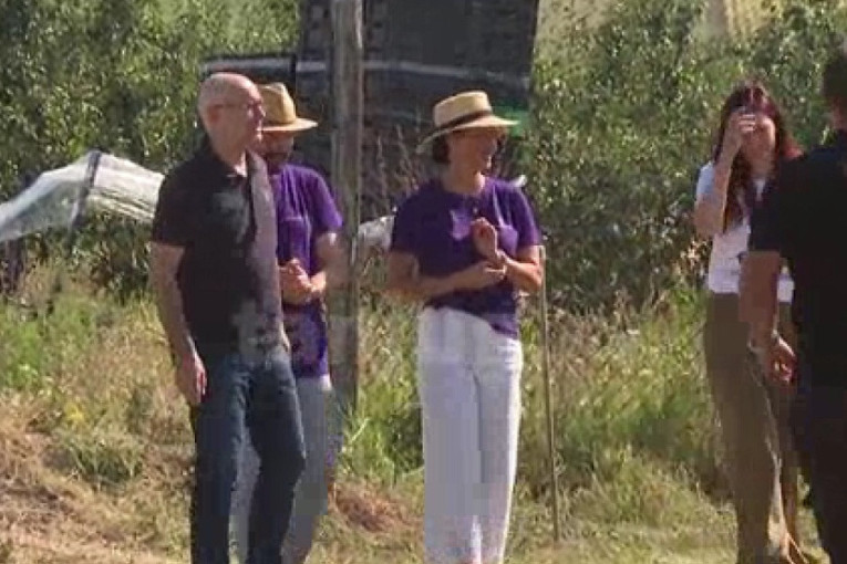 Vučević obilazi voćnjake i destileriju Emperus kod Rače