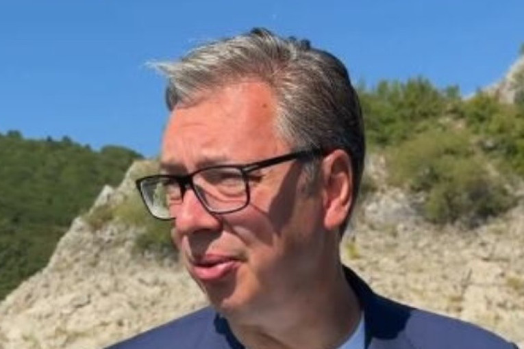 Vučić dan započeo na Uvcu, i danas sa narodom, obilazi Ivanjicu, Lučane, Arilje!