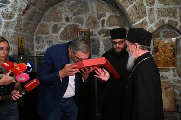 Vučić obilazi radove na izgradnji brane sa akumulacijom Svračkovo na reci Veliki Rzav (VIDEO)