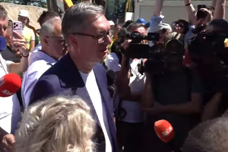 Vučić obilazi radove na putu Ivanjica-Sjenica! (FOTO/VIDEO)