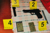 Arsenal pronađen u stanu na Čukarici! Policija upala unutra, usledilo još jedno iznenađenje(FOTO)