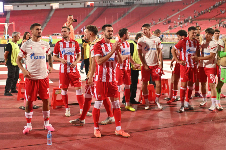 Skandal na Marakani: Navijači Zvezde oterali ekipu sa stadiona (VIDEO)