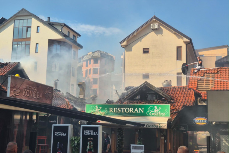Požar krenuo da se širi, zaposleni evakuisani na vreme: Ovo su slike iz centra Zlatibora (FOTO)