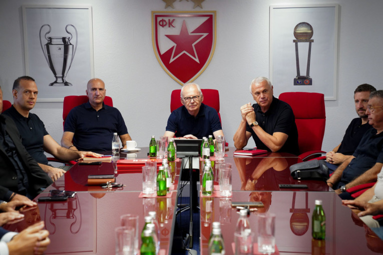 Počeo sastanak Upravnog odbora Crvene zvezde: Čeka se odluka o Dejanu Stankoviću!