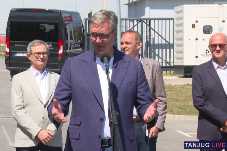 Vučić u selu kod Jagodine: Fabrika kablova nastaviće da radi, plate isplaćene! Biće i povećanja minimalca