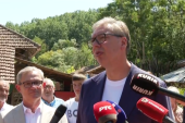 Vučić: Pronaći rešenje za roditeljski dodatak i nakon četvrtog deteta