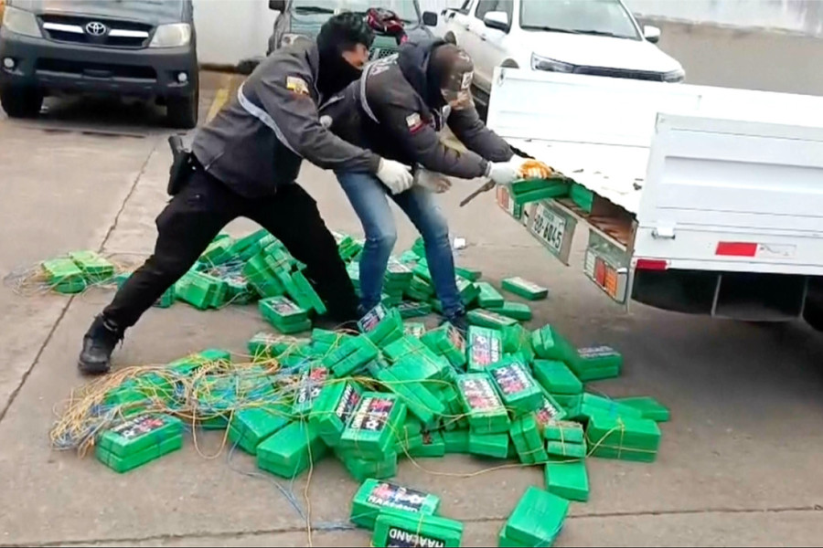 Skandal trese estradu! Uhapšen psiholog zbog droge, policija snimila razgovore - poznata pevačica među njegovim klijentima?!