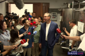 Vučić kod Rekovca obilazi porodičnu vinariju: Imam lepe vesti za vas, 5,3 miliona bespovratno!(FOTO/VIDEO)
