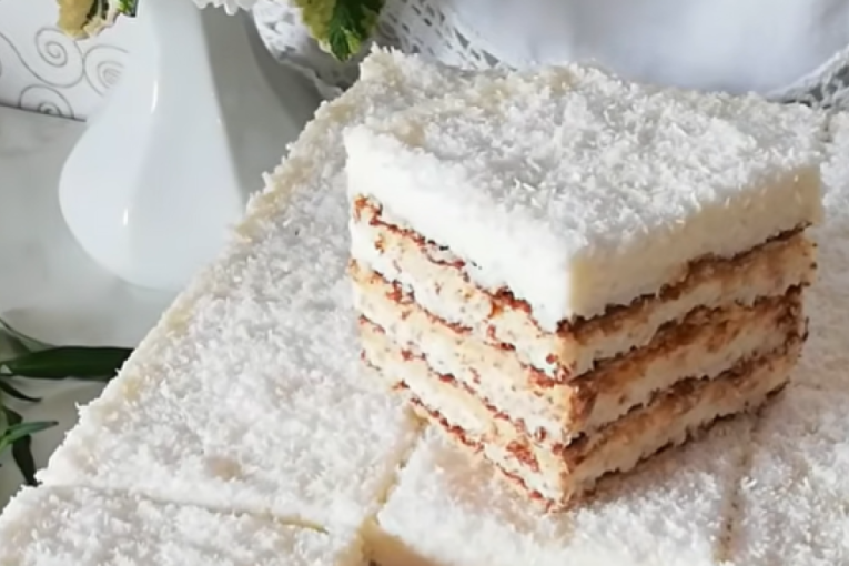 Recept dana: Kolač sa kruškama se topi u ustima koliko je mekan, a jednostavno se pravi