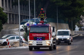 Dramatični snimci požara kod Omiša: Ljudi bežali u more pred vatrom, spasene 194 osobe (FOTO/VIDEO)