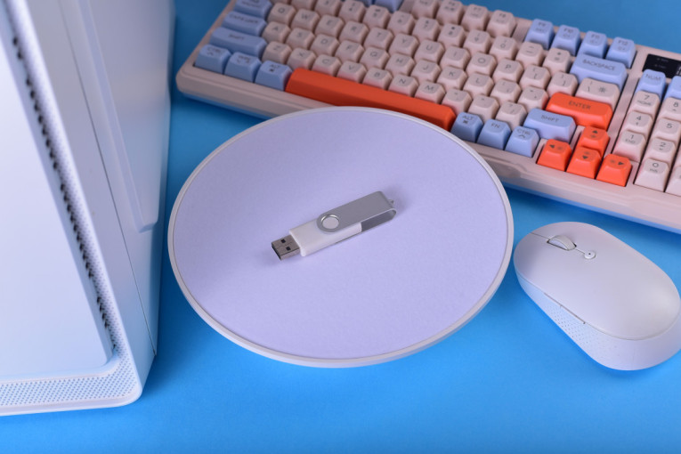 Mislili smo da je USB fleš memorija prošlost, ali jedna stvar je spasila od zaborava