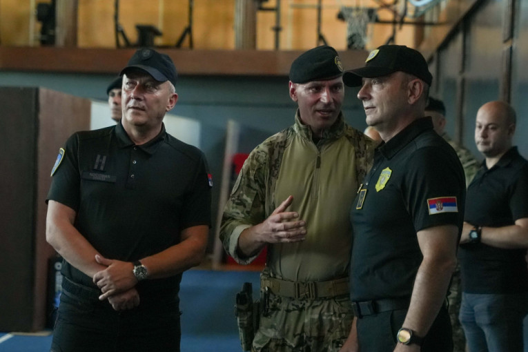 Vrh srpske policije uz elitnu jedinicu: Za prijem u SAJ prijavilo se više od 250 kandidata (FOTO)