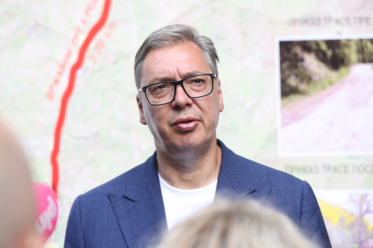 Vučić obišao radove na GAK Višegradska: Porodilište gotovo do marta 2028!